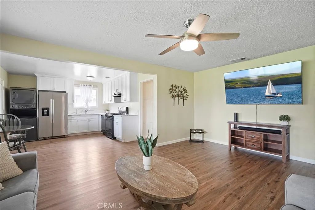 44325 3rd Street East, Lancaster, CA 93535