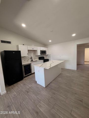 6944 W VERDE Lane, Phoenix, AZ 85033