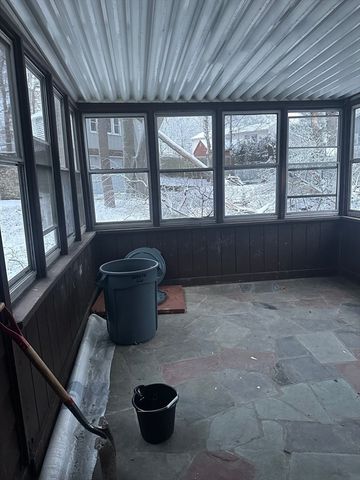 107 N Leyden St, Brockton, MA 02302