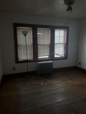 107 N Leyden St, Brockton, MA 02302