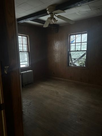 107 N Leyden St, Brockton, MA 02302