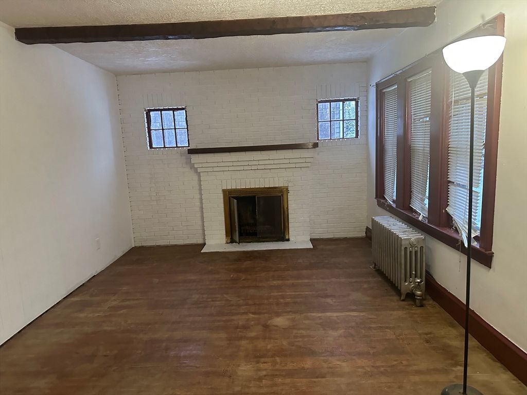 107 N Leyden St, Brockton, MA 02302