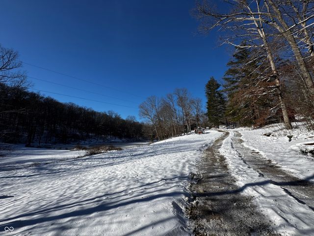 7772 Bellsville Pike, Nashville, IN 47448