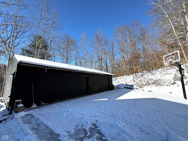 7772 Bellsville Pike, Nashville, IN 47448