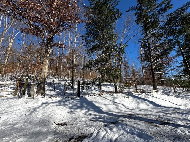 7772 Bellsville Pike, Nashville, IN 47448