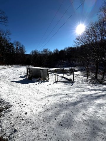 7772 Bellsville Pike, Nashville, IN 47448