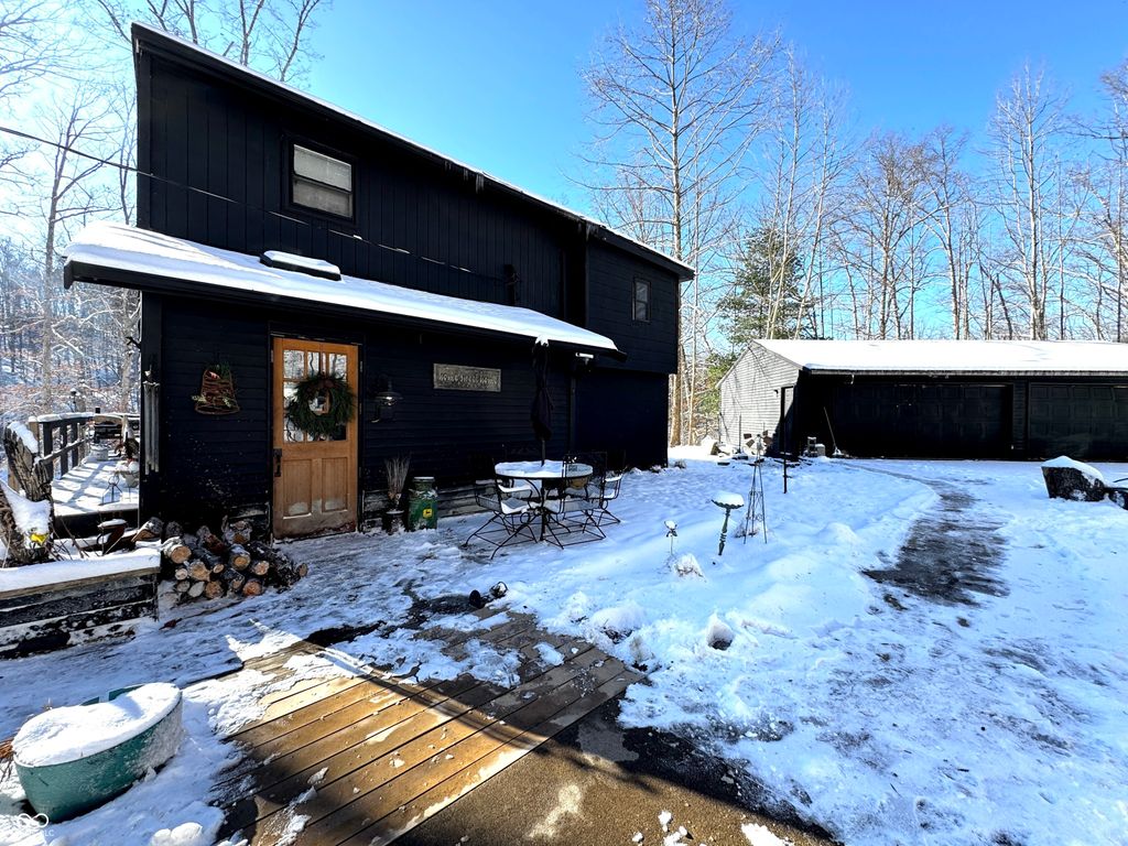 7772 Bellsville Pike, Nashville, IN 47448