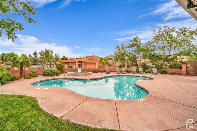 1584 N RAVEN LN, St. George, UT 84770