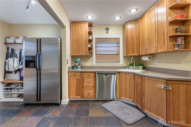 1820 John Glenn Road, Dayton, OH 45420