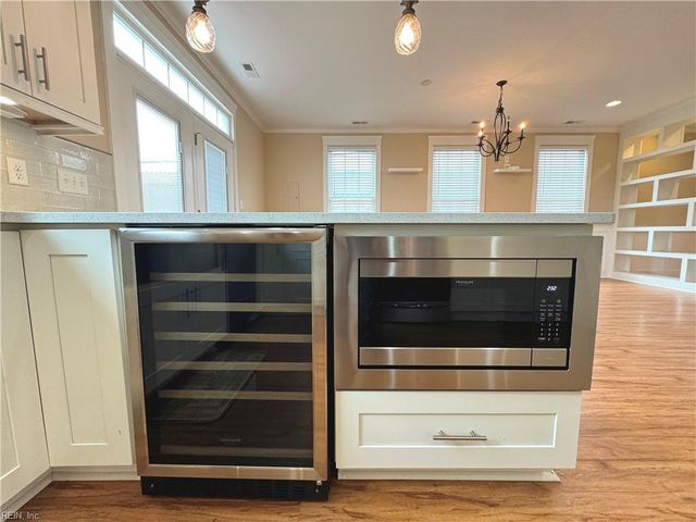 865 W Ocean View AVE, Norfolk, VA 23503