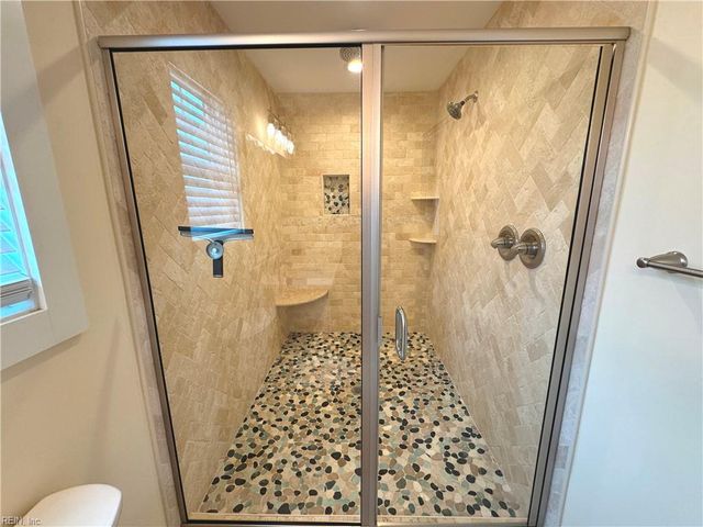 865 W Ocean View AVE, Norfolk, VA 23503