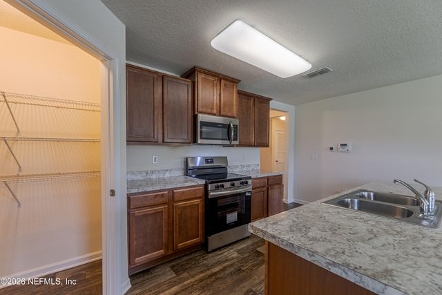 6824 HANFORD Street, Jacksonville, FL 32219