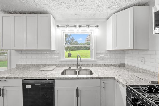 1017 Bell Mill Rd, Pelham, TN 37366