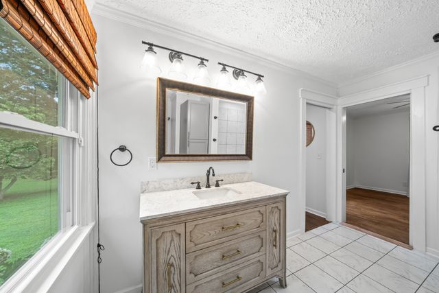 1017 Bell Mill Rd, Pelham, TN 37366