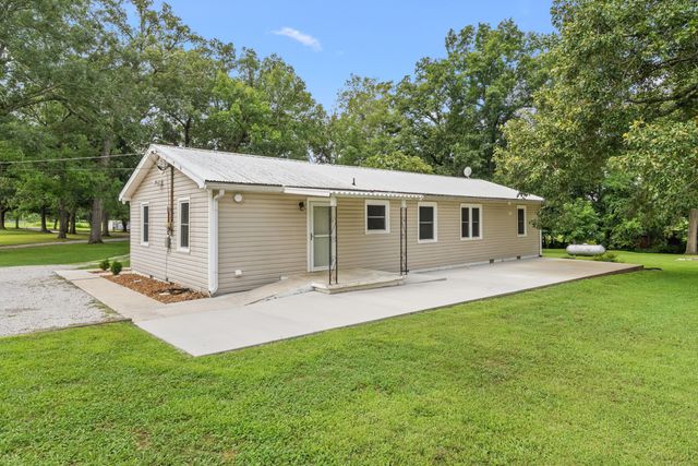 1017 Bell Mill Rd, Pelham, TN 37366