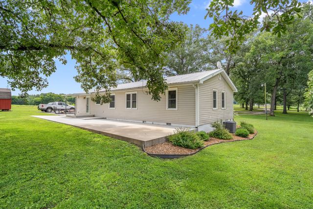 1017 Bell Mill Rd, Pelham, TN 37366