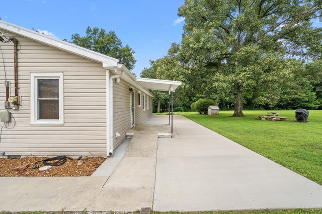 1017 Bell Mill Rd, Pelham, TN 37366