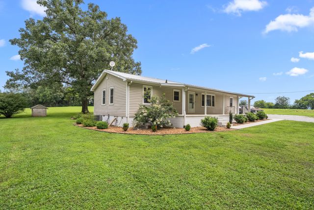 1017 Bell Mill Rd, Pelham, TN 37366
