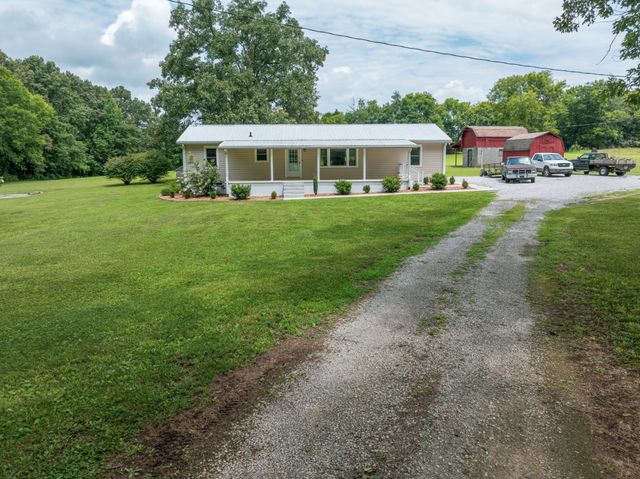 1017 Bell Mill Rd, Pelham, TN 37366