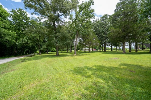 1017 Bell Mill Rd, Pelham, TN 37366