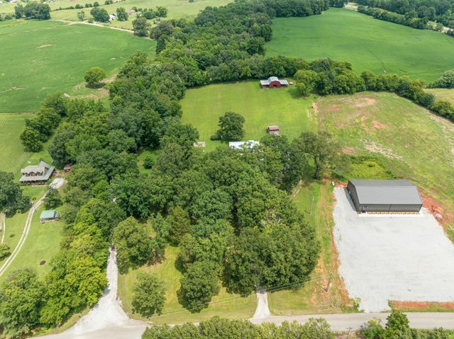 1017 Bell Mill Rd, Pelham, TN 37366