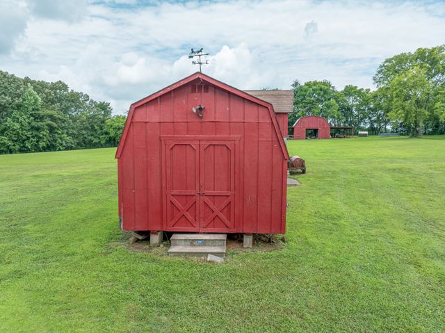 1017 Bell Mill Rd, Pelham, TN 37366