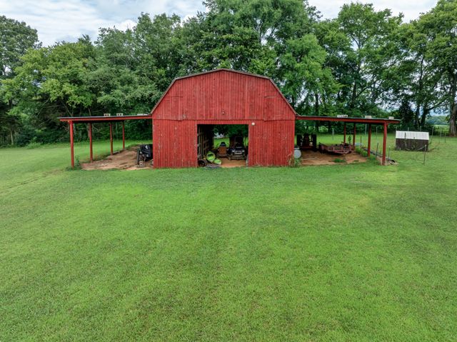 1017 Bell Mill Rd, Pelham, TN 37366
