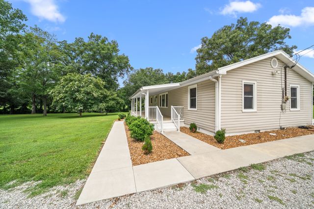 1017 Bell Mill Rd, Pelham, TN 37366