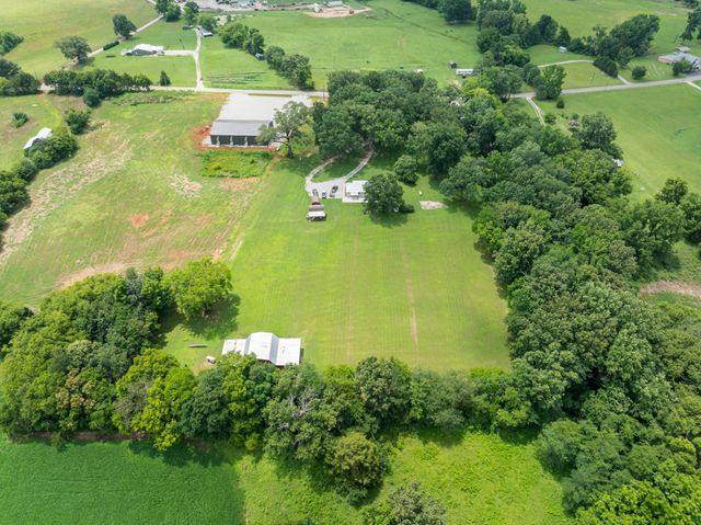 1017 Bell Mill Rd, Pelham, TN 37366