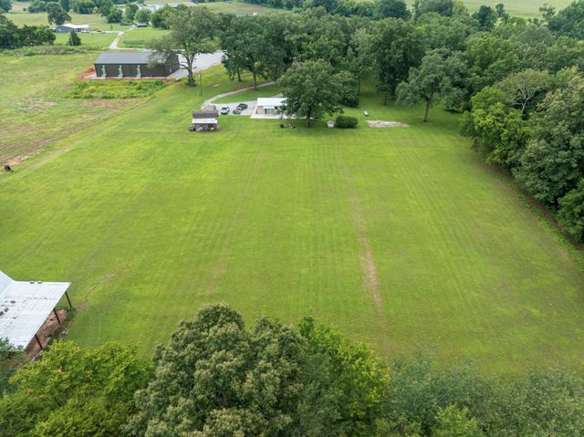 1017 Bell Mill Rd, Pelham, TN 37366