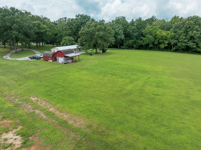 1017 Bell Mill Rd, Pelham, TN 37366