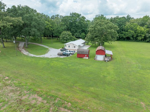 1017 Bell Mill Rd, Pelham, TN 37366