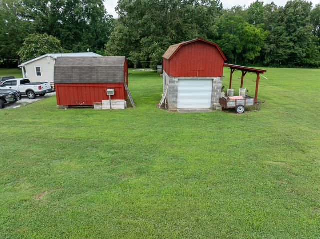 1017 Bell Mill Rd, Pelham, TN 37366