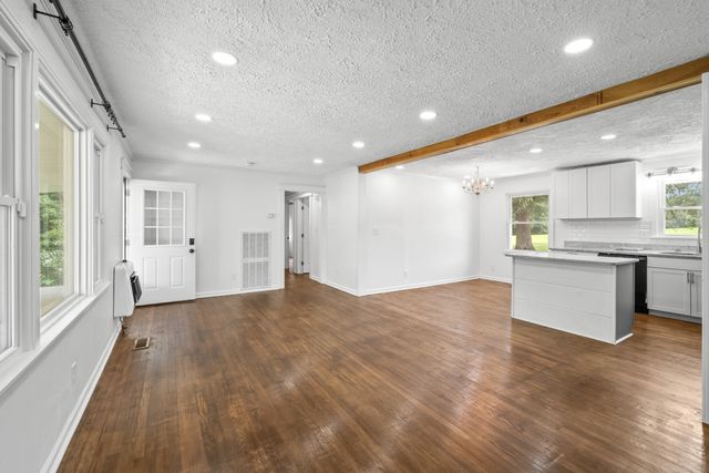 1017 Bell Mill Rd, Pelham, TN 37366