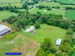 1017 Bell Mill Rd, Pelham, TN 37366