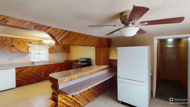 1320 Private Drive 18, Cordova, NM 87523