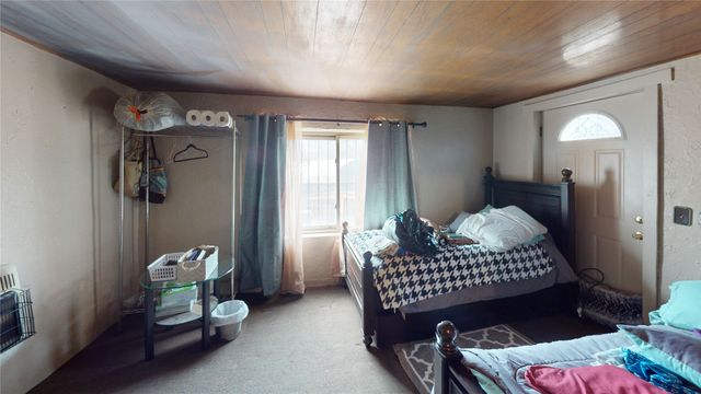 1320 Private Drive 18, Cordova, NM 87523