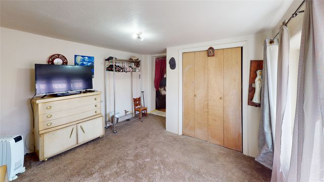 1320 Private Drive 18, Cordova, NM 87523