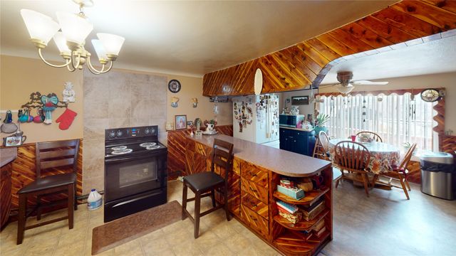 1320 Private Drive 18, Cordova, NM 87523