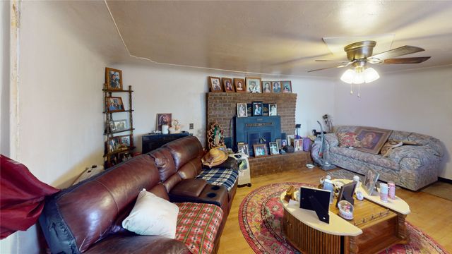 1320 Private Drive 18, Cordova, NM 87523