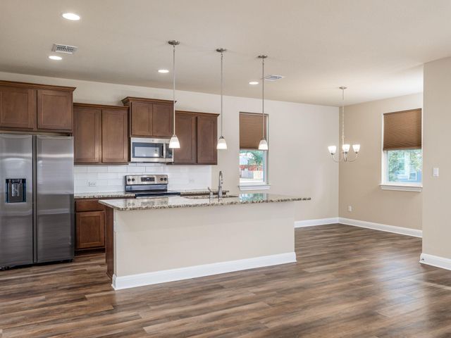 904 Central BLVD, Bertram, TX 78605