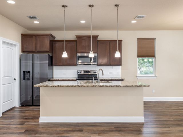 904 Central BLVD, Bertram, TX 78605