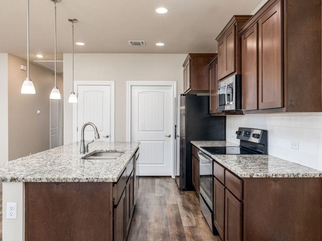 904 Central BLVD, Bertram, TX 78605