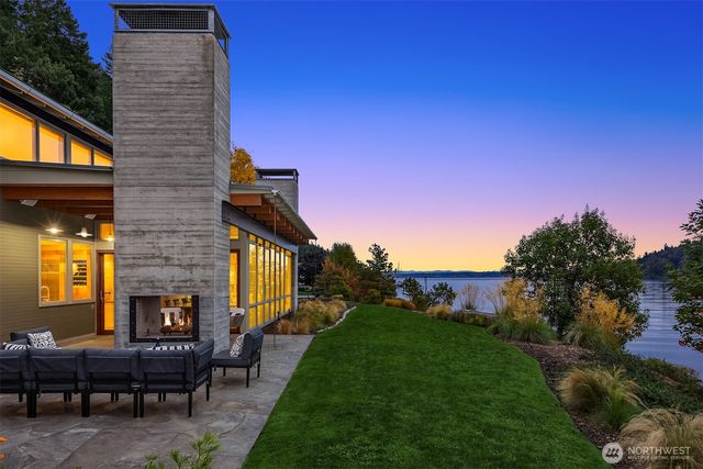 10403 NE Seaborn Road, Bainbridge Island, WA 98110