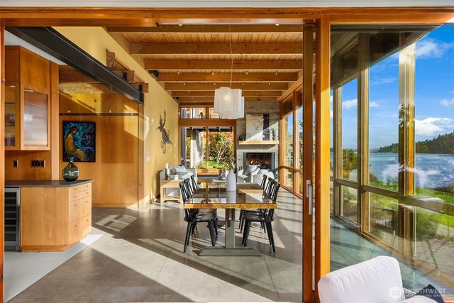 10403 NE Seaborn Road, Bainbridge Island, WA 98110