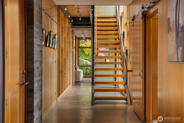 10403 NE Seaborn Road, Bainbridge Island, WA 98110