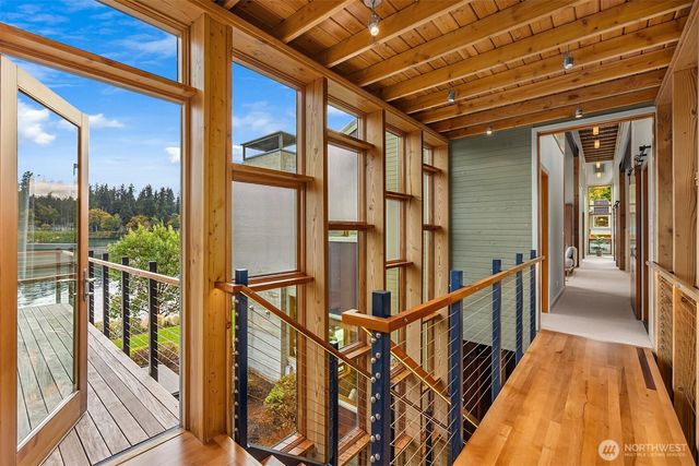 10403 NE Seaborn Road, Bainbridge Island, WA 98110