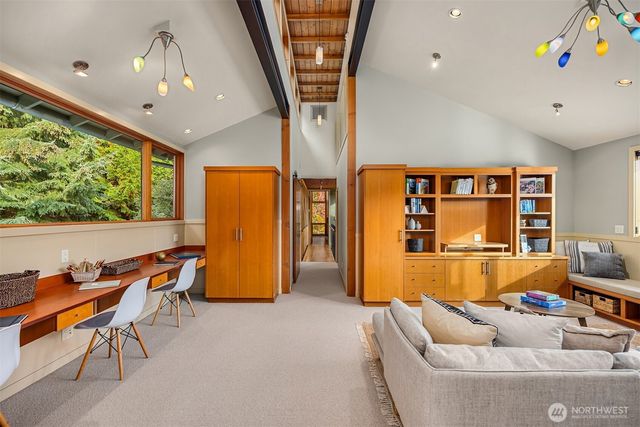 10403 NE Seaborn Road, Bainbridge Island, WA 98110