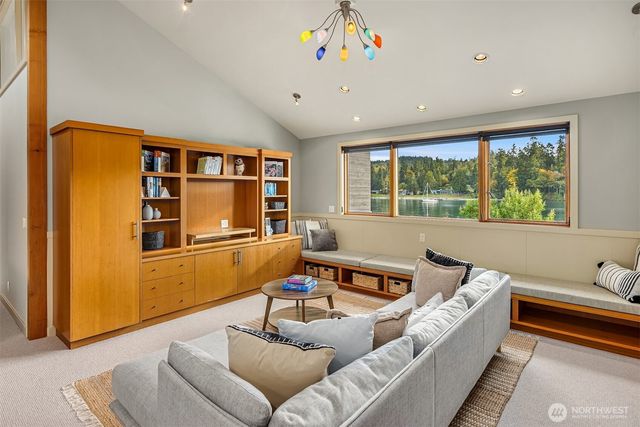 10403 NE Seaborn Road, Bainbridge Island, WA 98110