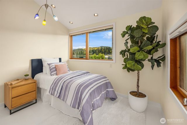 10403 NE Seaborn Road, Bainbridge Island, WA 98110